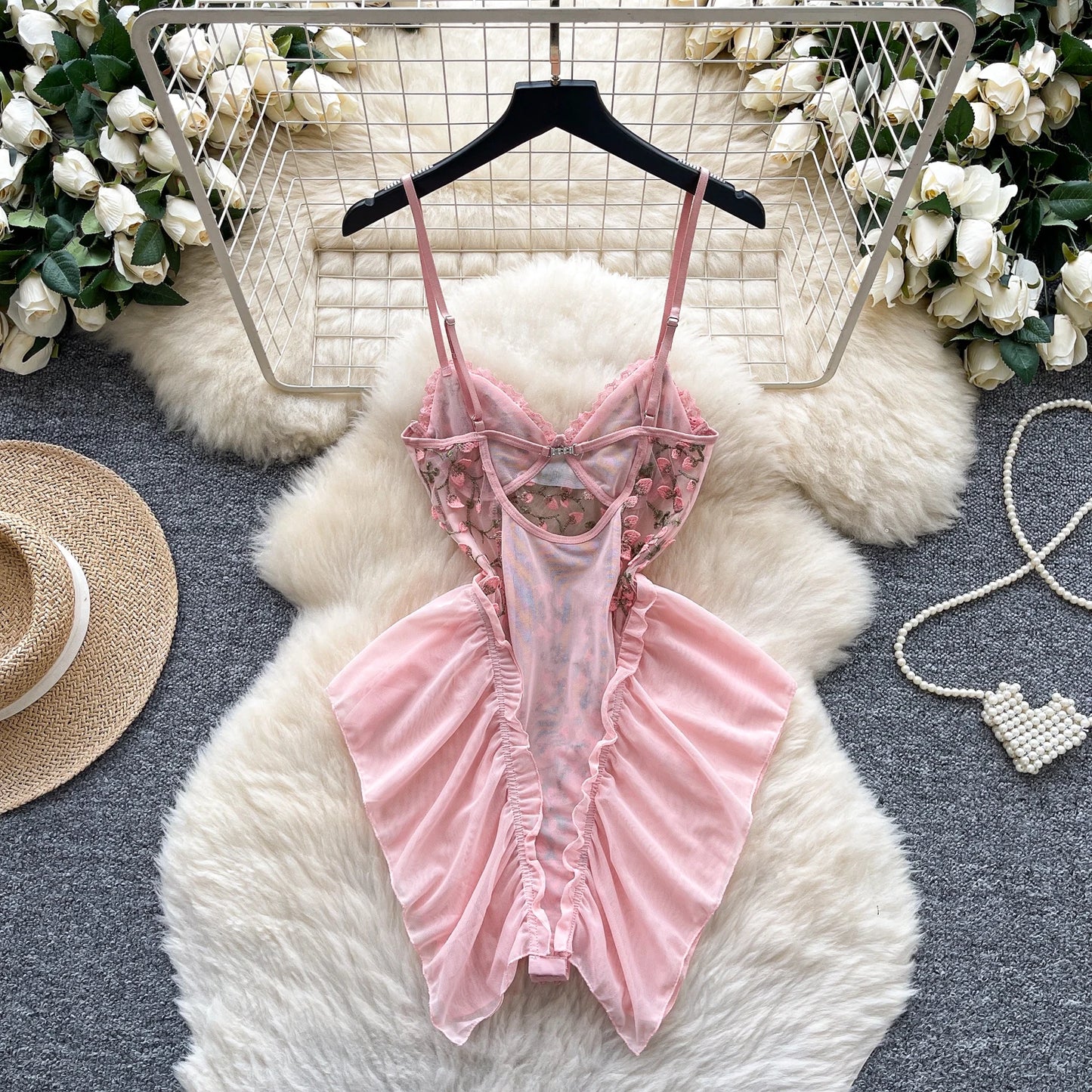 Sexy Slim Spliced Embroidered sleeveless bodysuits Chic Korean Camis Tank Top Fashion Off Shoulder Summer Women Clothing