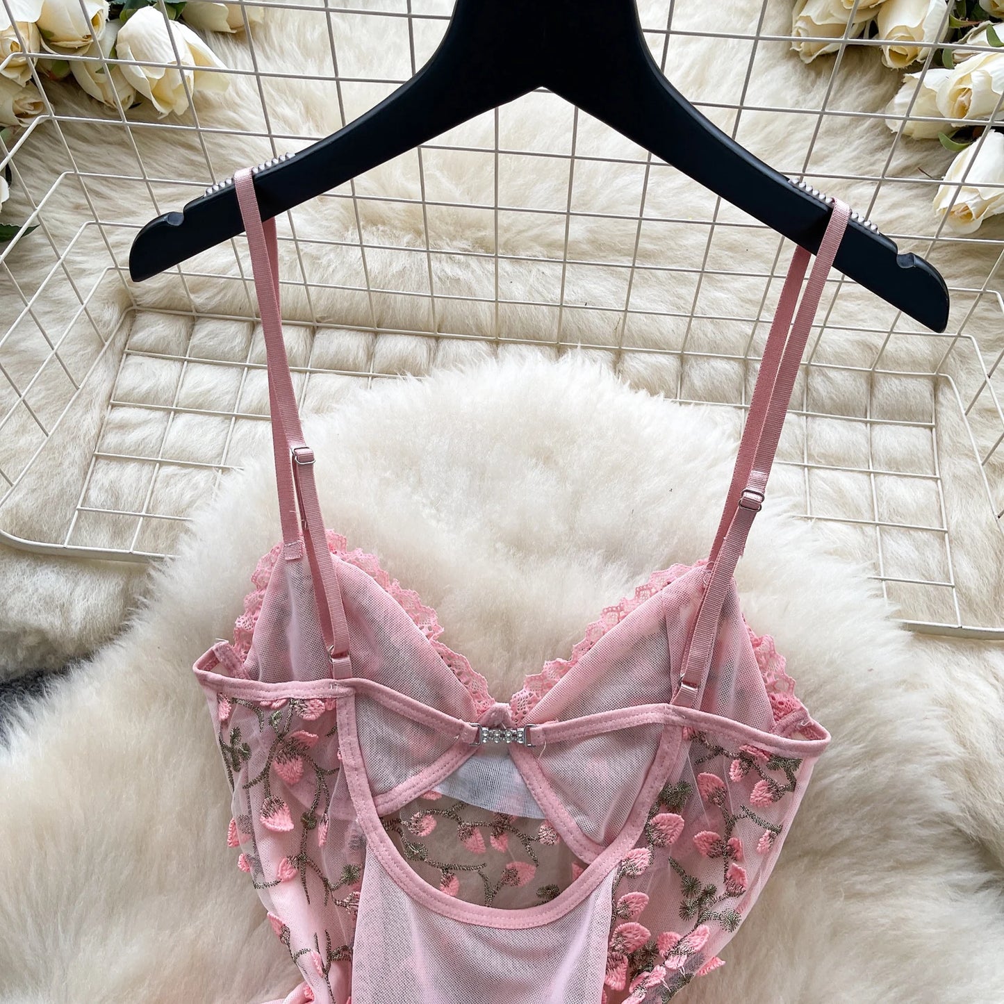 Sexy Slim Spliced Embroidered sleeveless bodysuits Chic Korean Camis Tank Top Fashion Off Shoulder Summer Women Clothing