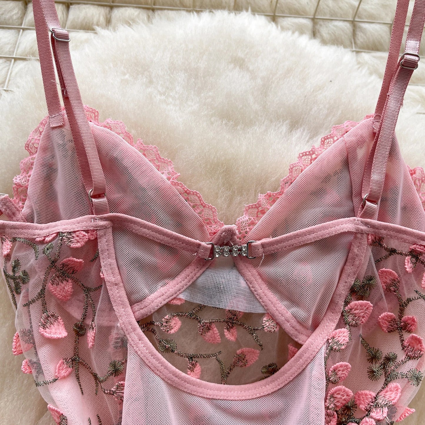 Sexy Slim Spliced Embroidered sleeveless bodysuits Chic Korean Camis Tank Top Fashion Off Shoulder Summer Women Clothing