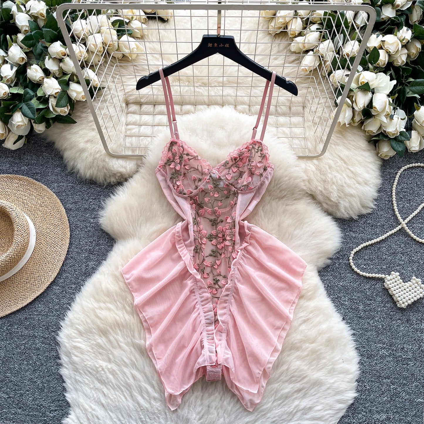 Sexy Slim Spliced Embroidered sleeveless bodysuits Chic Korean Camis Tank Top Fashion Off Shoulder Summer Women Clothing